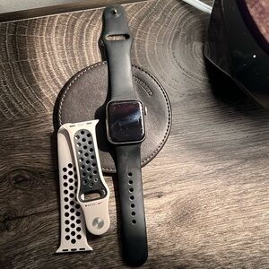 40 mm Series 5 Nike Apple Watch